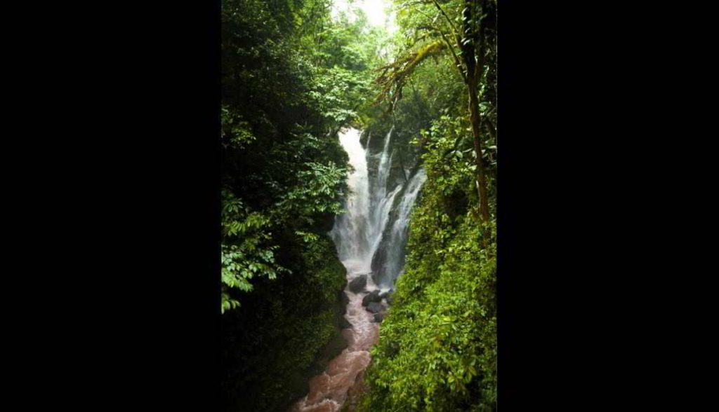 Catarata del Río Tigre en Oxapampa.