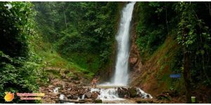 Catarata El Tirol en San Ramón, Chanchamayo - Selva Central.el tirol